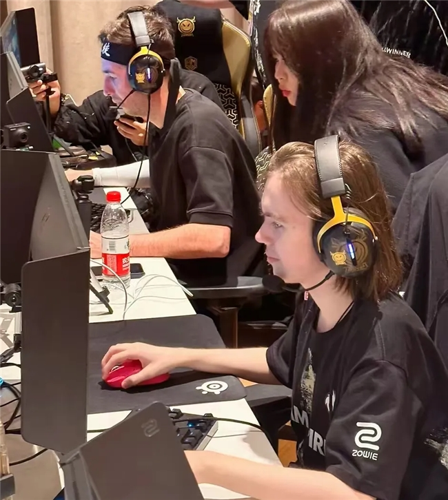 TES教练反思赛季发挥 Wayward接下来想好好吃饭睡觉训练