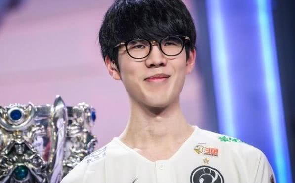 Spinx成为了新的 Mouz 玩家